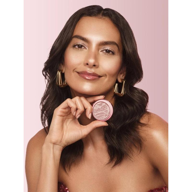 DIBS Beauty GlowBounce Illuminating Velvet Cushion Highlighter