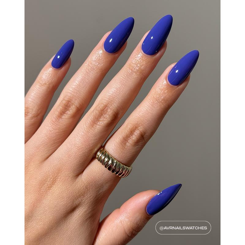 Que Groovy - Peri purple polish with a crelly finish